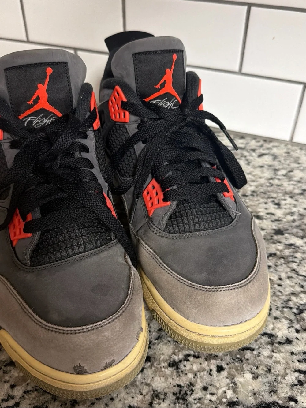Jordan Air Jordan 4 Infrared DH6927-061 Men's Mid Top Sneaker Gray/Black size 11